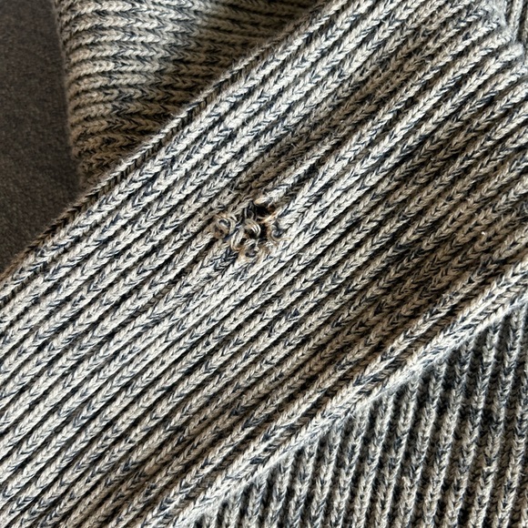 Levi Zipped Sweater Size M - Picture 7 of 7